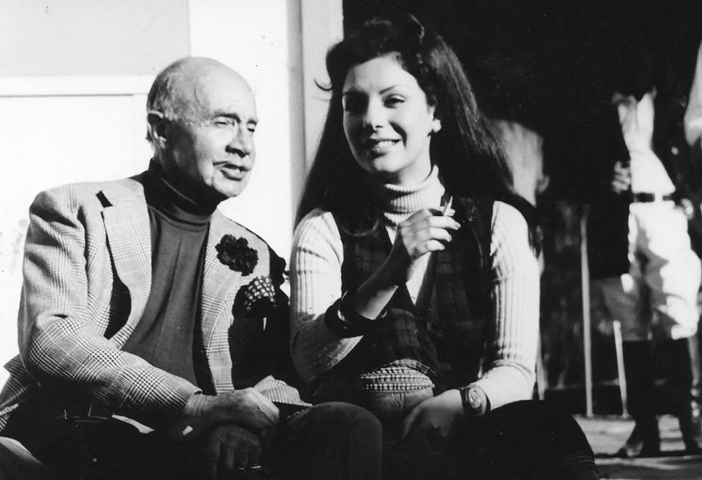Virginia Vallejo con José Sanz de Santamaría, presidente del Polo Club de Bogotá, 1972